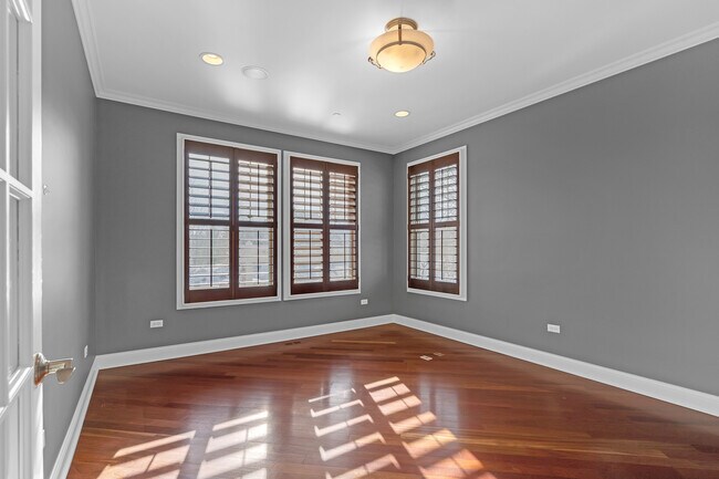 Building Photo - 7242 Greywall Ct