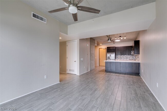 Building Photo - 353 E Bonneville Ave