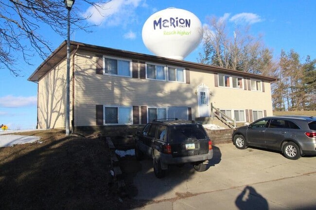 Primary Photo - 481 Lindale Dr