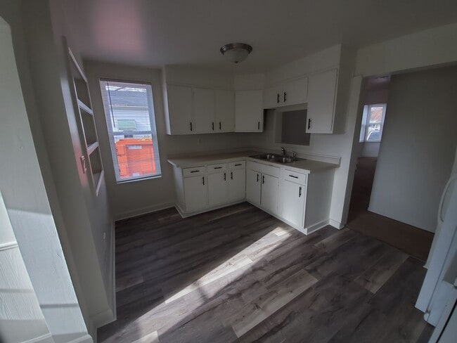 Building Photo - 206 Wright Ave