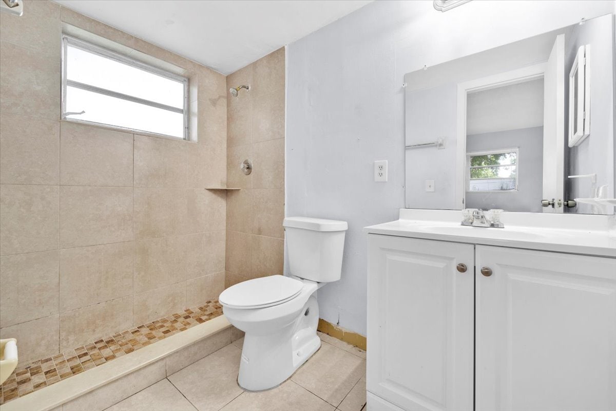 Building Photo - 374 Sunshine Dr