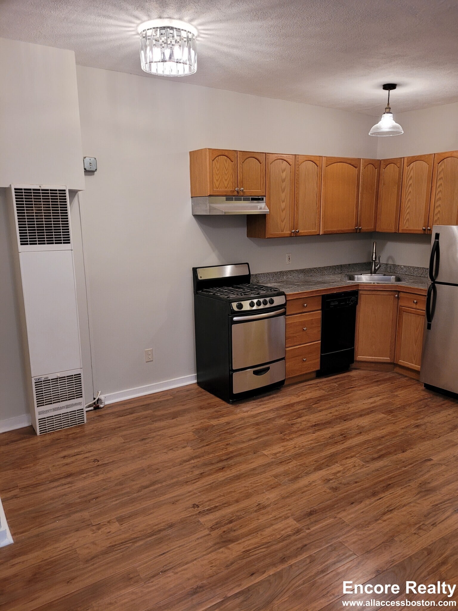 Building Photo - 145 Endicott St