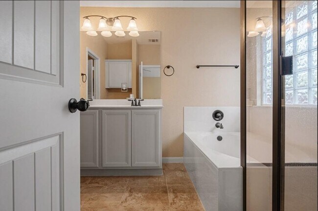 Building Photo - 8532 Harrier Dr