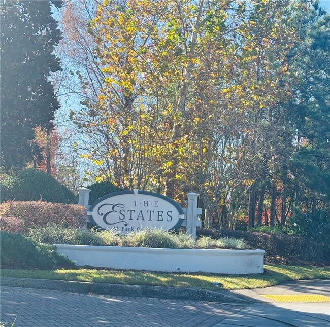 Building Photo - 2586 Grand Central Pkwy