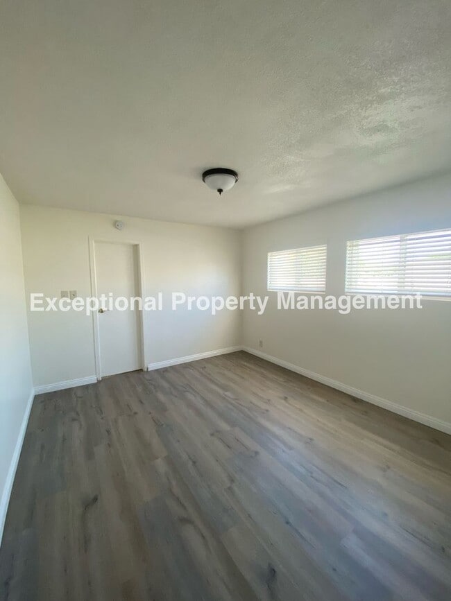 Building Photo - Great 4 bedroom 2 bath single story home