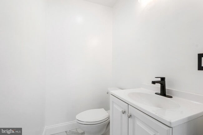 Building Photo - 5309 Chesapeake Rd