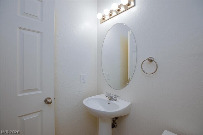Building Photo - 8984 Salvatore St