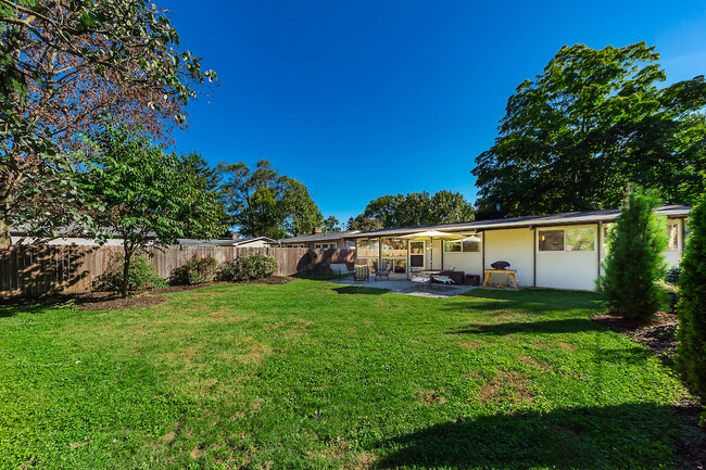 Building Photo - 1958 Langham Road