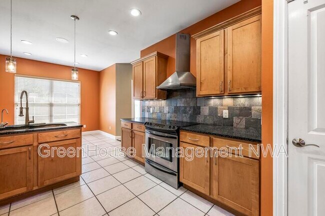 Building Photo - 11758 E Creek Ln