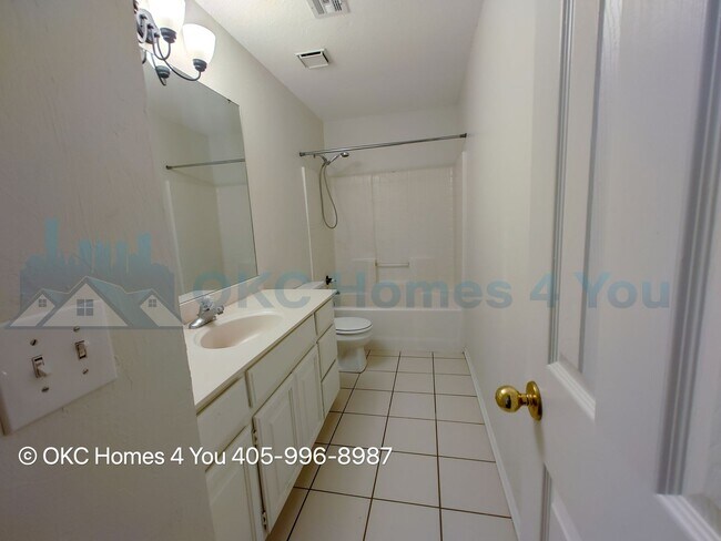 Building Photo - Spacious and Updated 3 Bed in Norman!