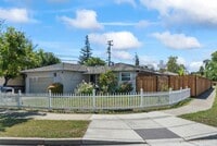 Building Photo - Unit A