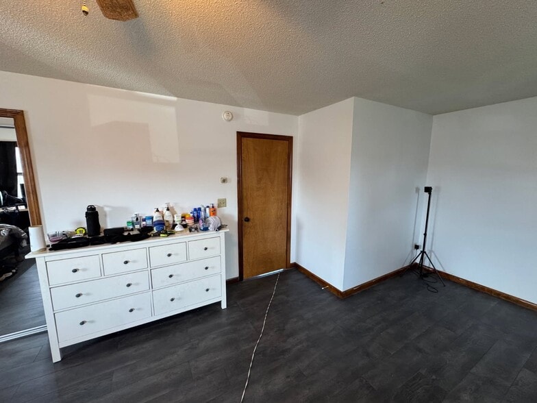 Building Photo - 108 Ruden St