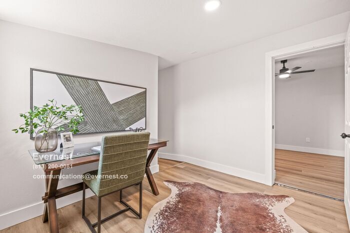 Building Photo - 5908 S Manhattan Ave