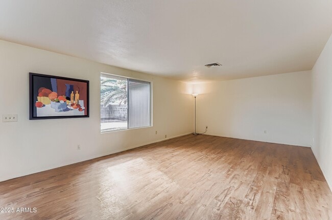 Building Photo - 1619 W El Alba Way