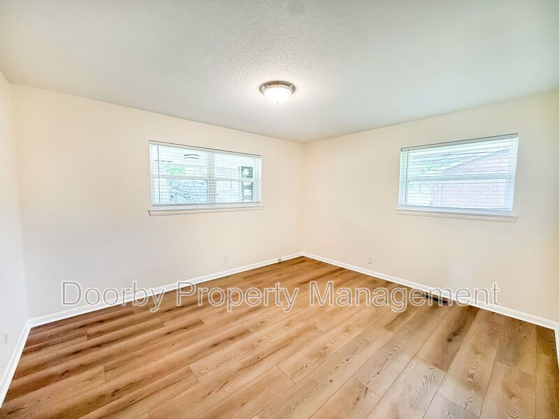 Building Photo - 7490 Austin Dr