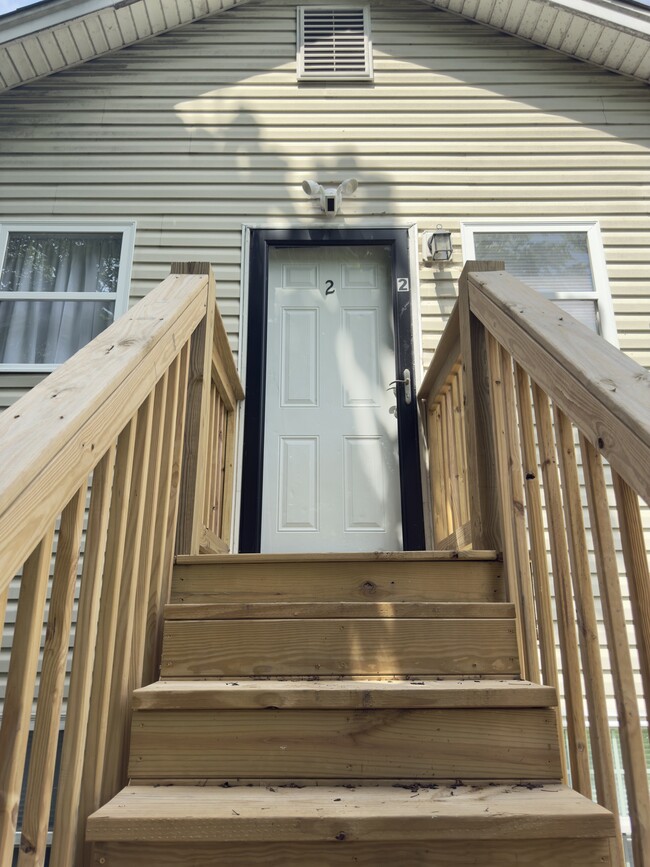 Building Photo - Churchill Downs Residence