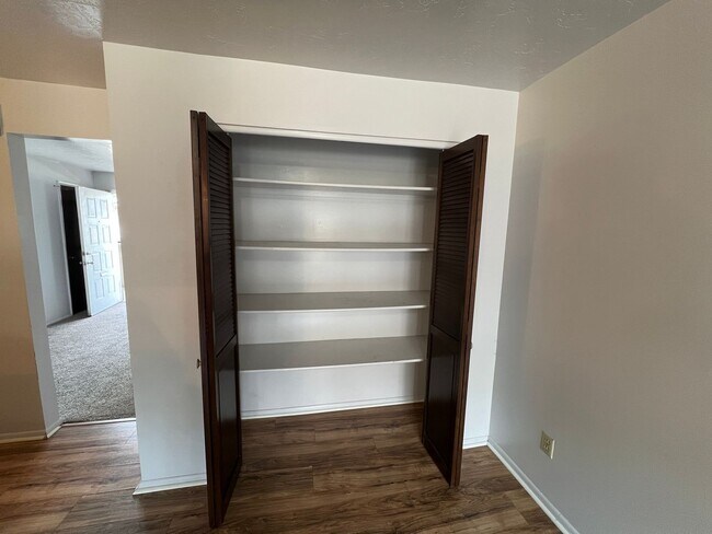 Building Photo - Union Park Apartment- Pics Coming Soon!