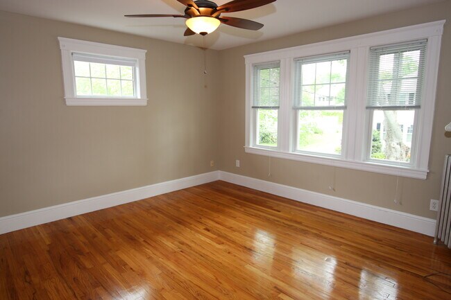 living rm - 5 Manning St