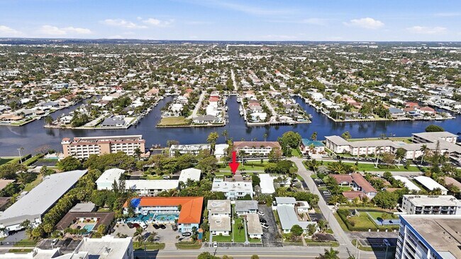 Building Photo - 842 SE 19th Ave