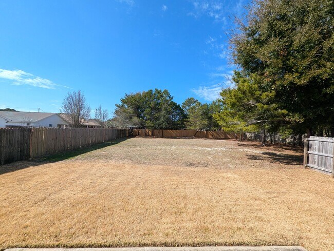 Building Photo - 2001 Presidio St