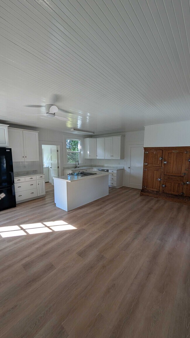 Building Photo - 541 Mason St