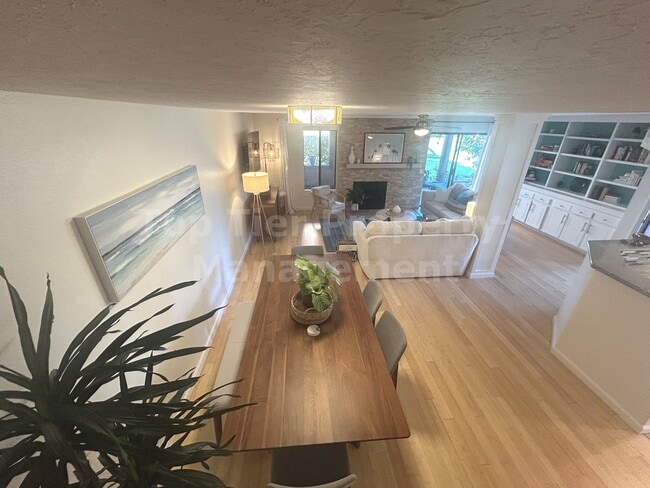 Building Photo - **Beautiful, Fully-Furnished 2 bed / 2.5 bath Townhome in Coastal Carlsbad - Available NOW**