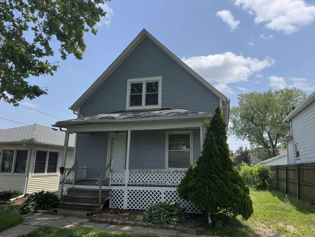 Primary Photo - Spacious 2-bedroom Home!