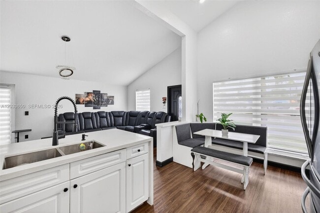 Building Photo - 1710 SW 83rd Terrace