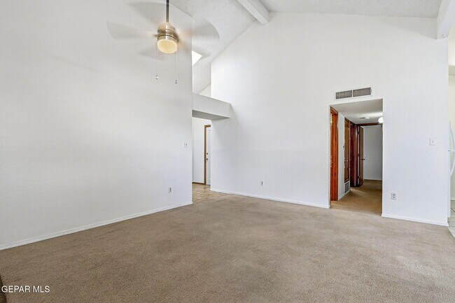 Building Photo - 10902 Yogi Berra Cir