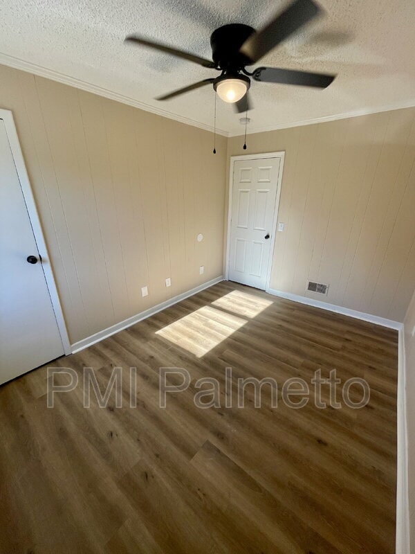 Building Photo - 4716 Palm Tree Ln