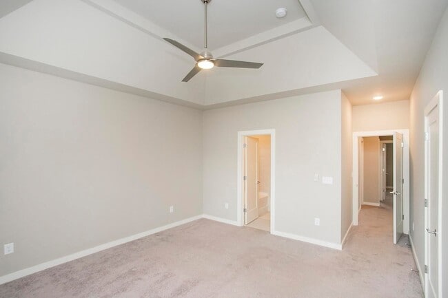 Building Photo - 3637 Hydes Ferry Rd