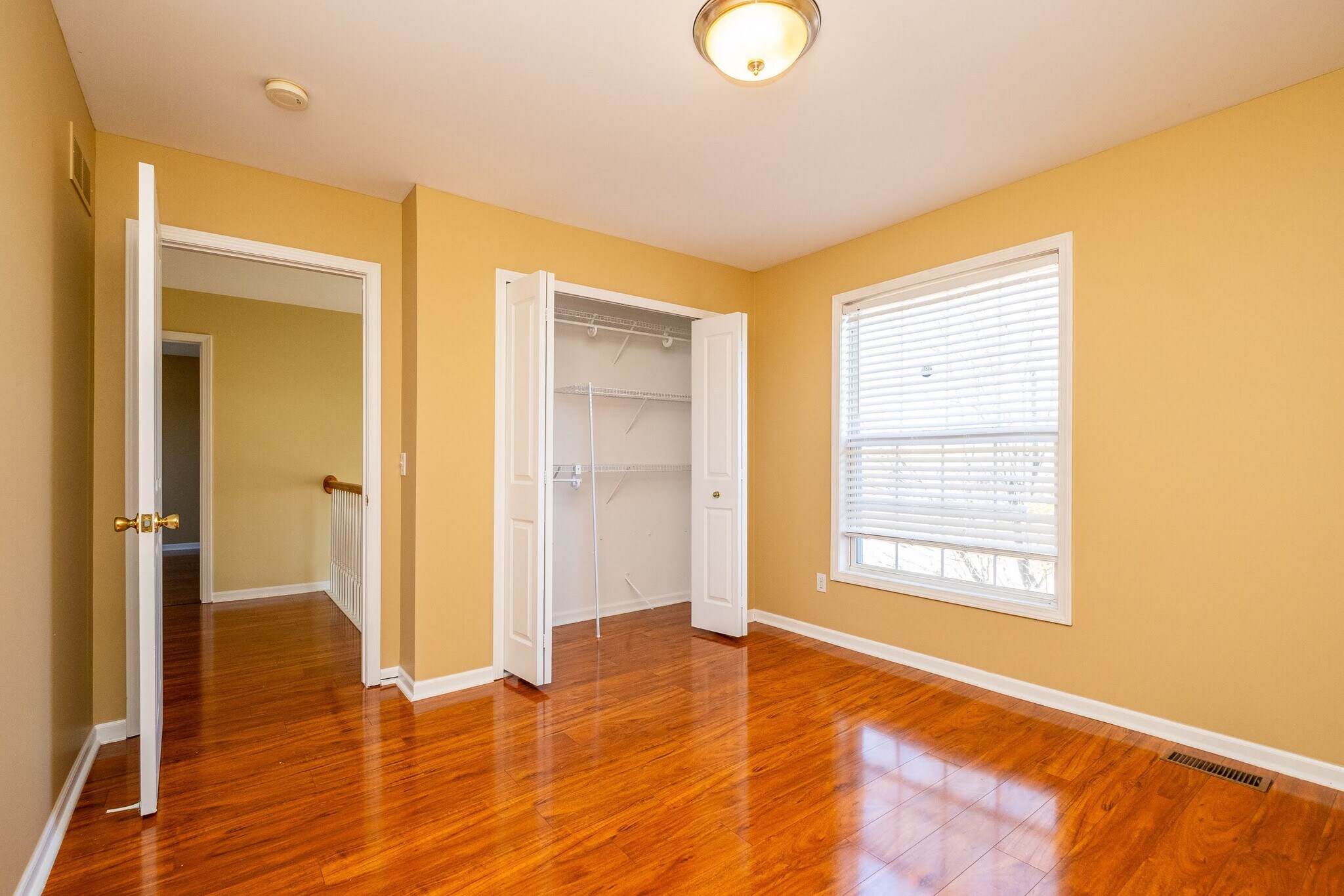 Building Photo - 466 Ivy Ln