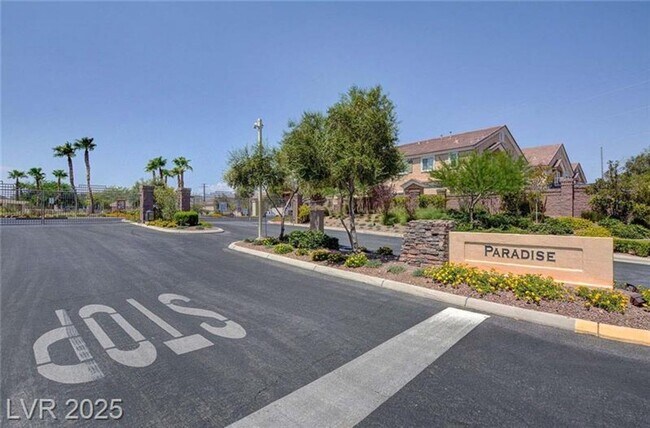 Building Photo - 2 story 2 bedroom - 2 bath - 1 car attache...