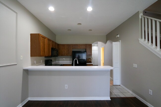 Building Photo - Spacious 3-Bedroom Townhome in Gated Kings...