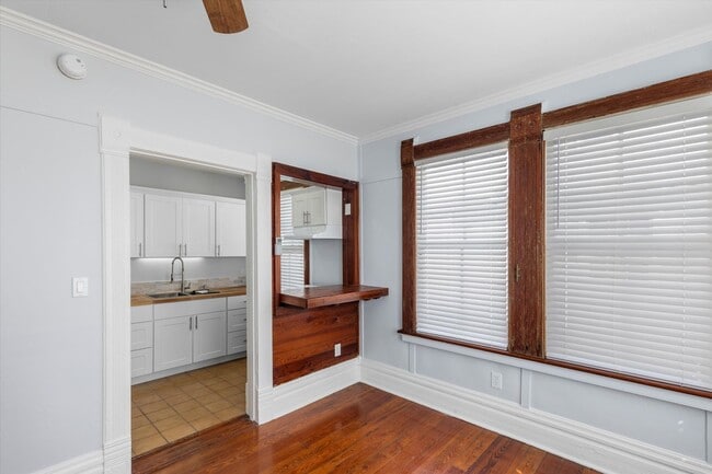 Building Photo - 532 Fleming St