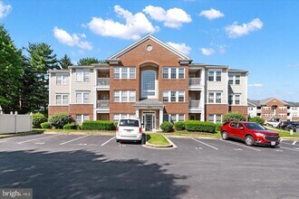 Building Photo - 2406 Ellsworth Way
