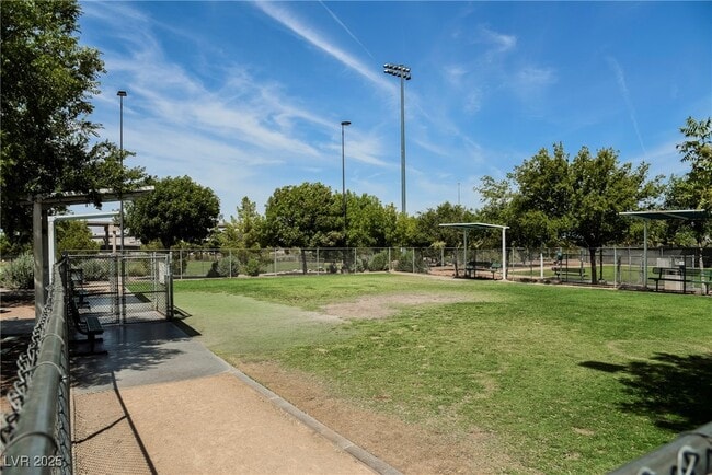 Building Photo - 138 Cam Capri