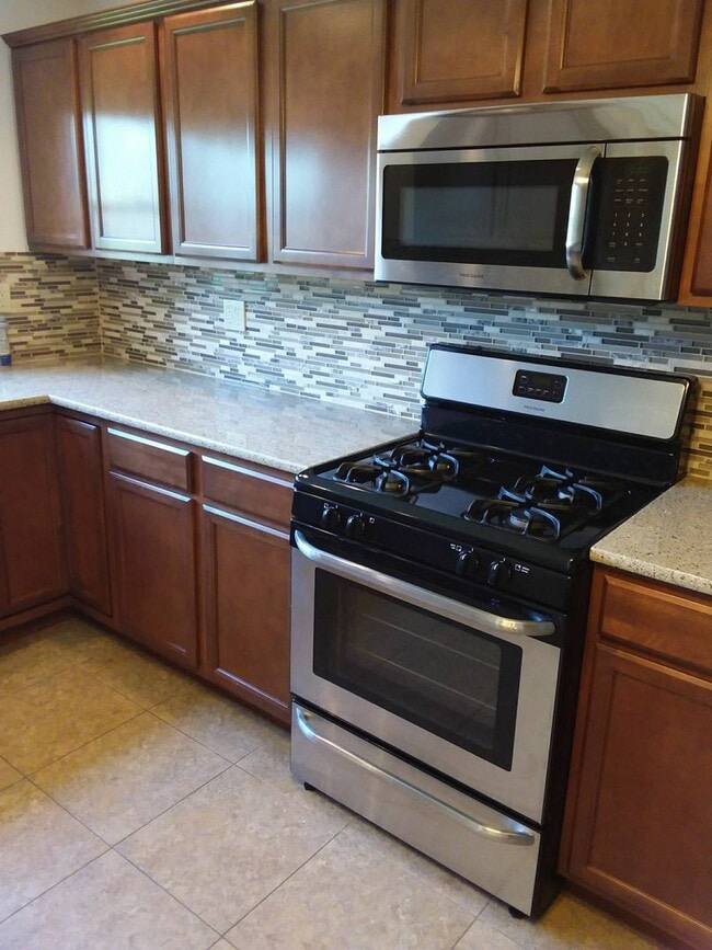 Building Photo - 1606HE