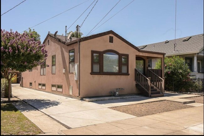 Building Photo - 847 Palm St