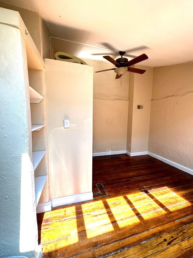 Building Photo - 623 American#F