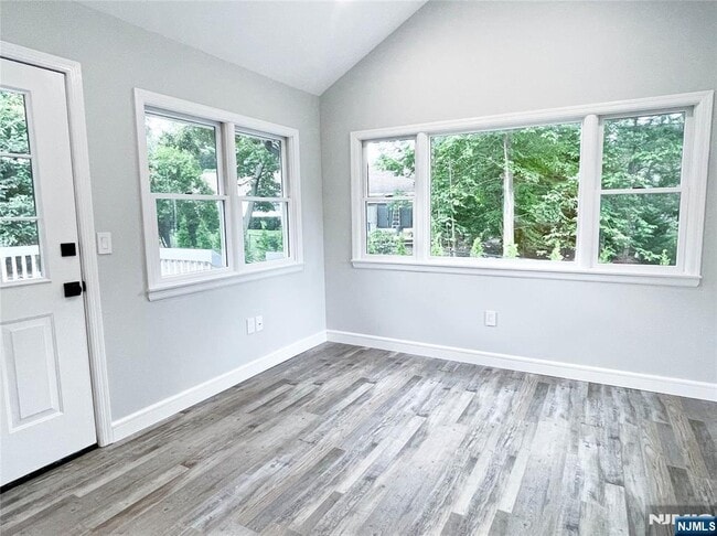 Building Photo - 319 Mastin Pl