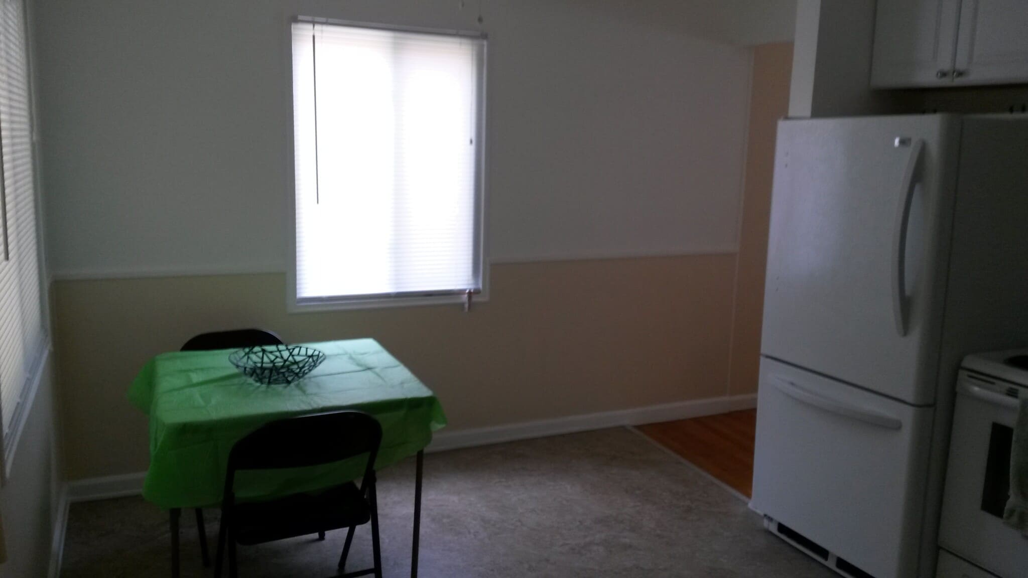 Eat-in Kitchen - 21865 Coolidge Highway