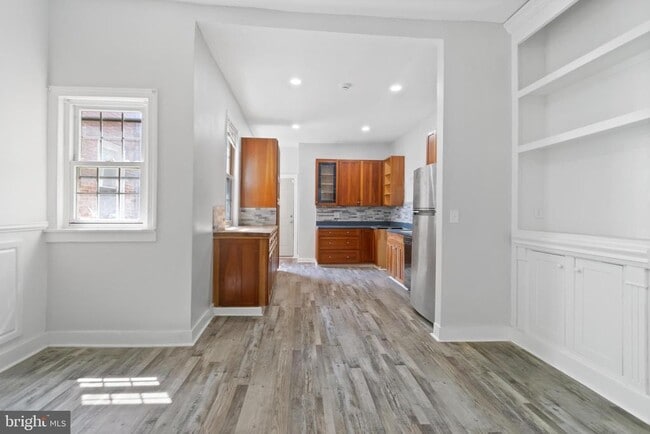 Building Photo - 2547 Ashton St