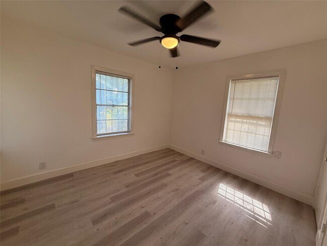 Building Photo - 6822 Tierwester St