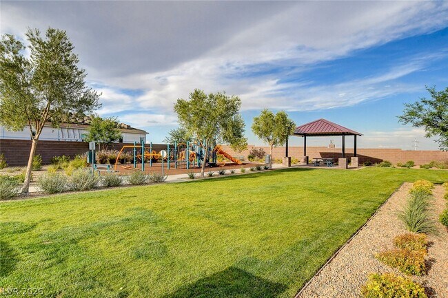 Building Photo - 94 Nine Mile Creek Dr