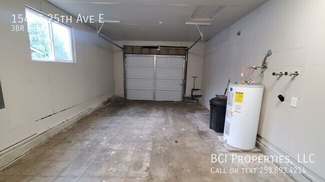 Building Photo - 15417 25th Ave E