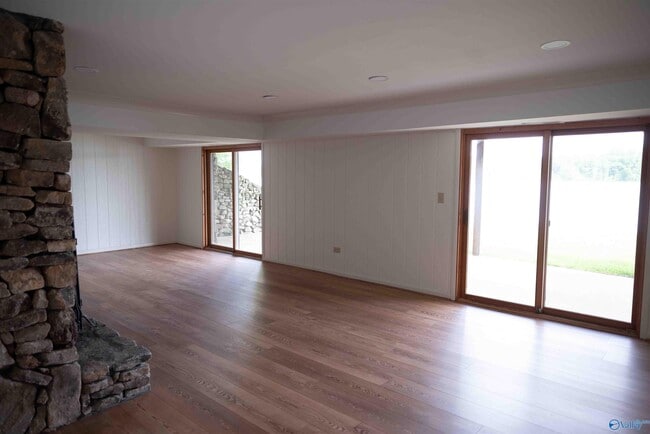 Building Photo - 418 Riverton Dr