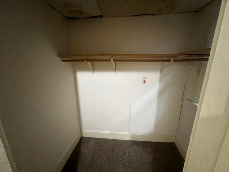 Building Photo - 221 N Livingston St