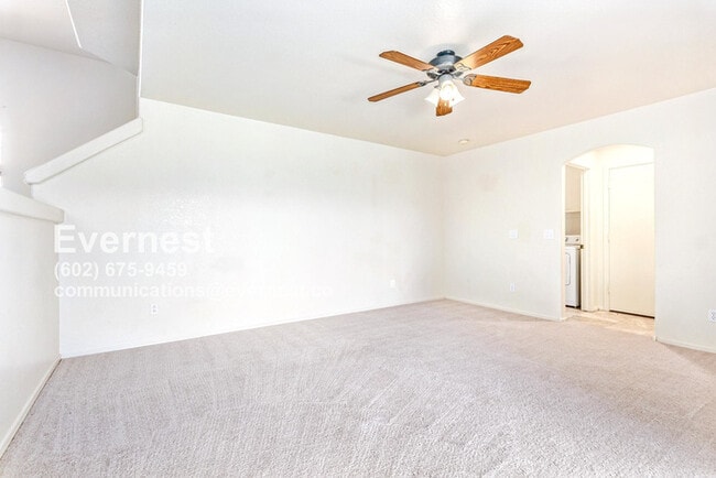 Building Photo - Lovely 3-Bedroom Home with Spacious Layout...