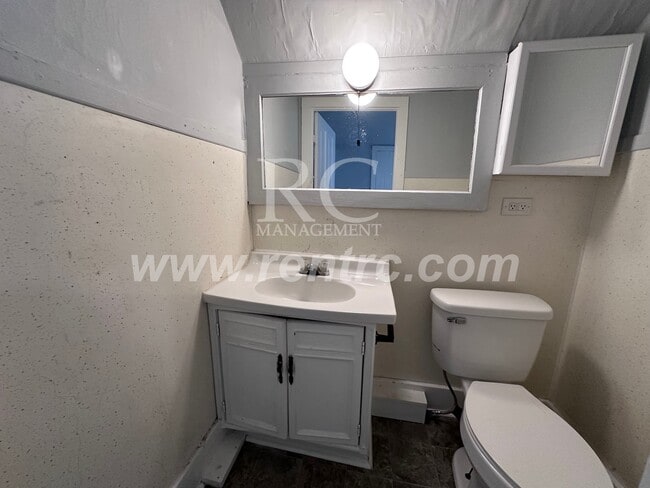 Building Photo - 1501 Walnut-
